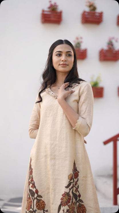 Beige Kurta with Hand-Painted Kalamkari Motifs
