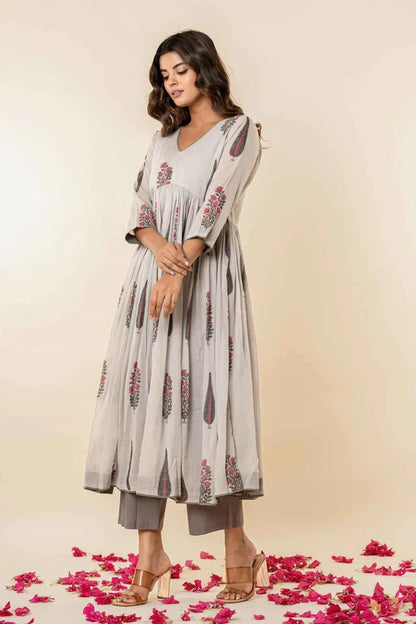 Women’s Floral Printed Flared Kurta with Pants – Grey