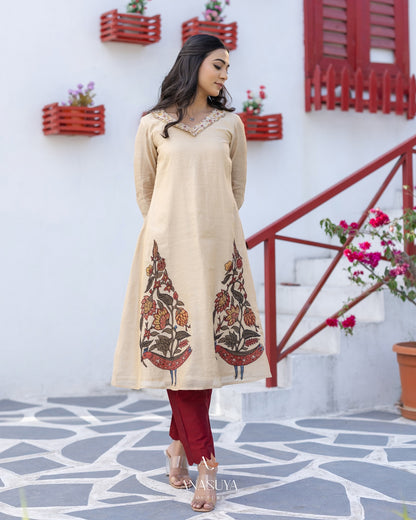 Beige Kurta with Hand-Painted Kalamkari Motifs