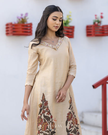 Beige Kurta with Hand-Painted Kalamkari Motifs
