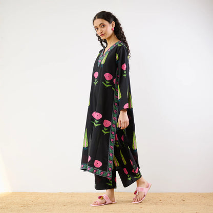 Printed V-Neck Kurta Set with Contrast Border