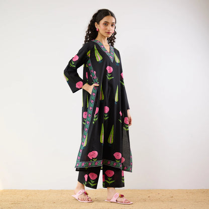 Printed V-Neck Kurta Set with Contrast Border