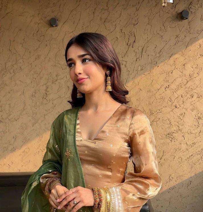 EMBROIDERED WORK TOP AND PENT WITH DUPATTA