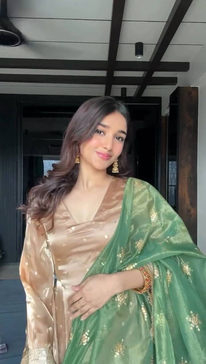 EMBROIDERED WORK TOP AND PENT WITH DUPATTA