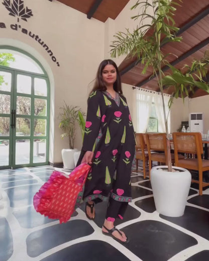 Printed V-Neck Kurta Set with Contrast Border